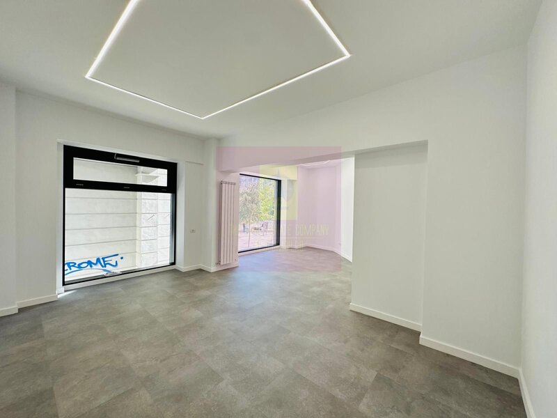 Vanzare spatiu comercial in zona Decebal