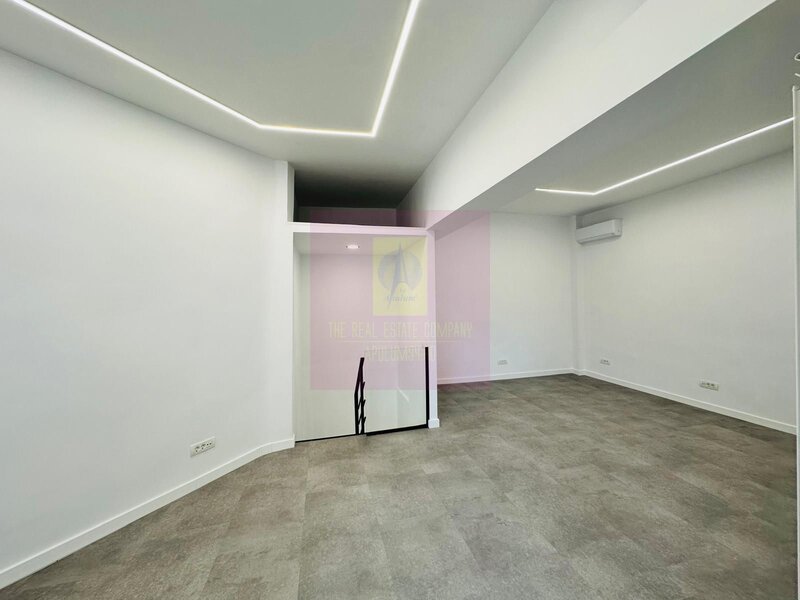 Vanzare spatiu comercial in zona Decebal