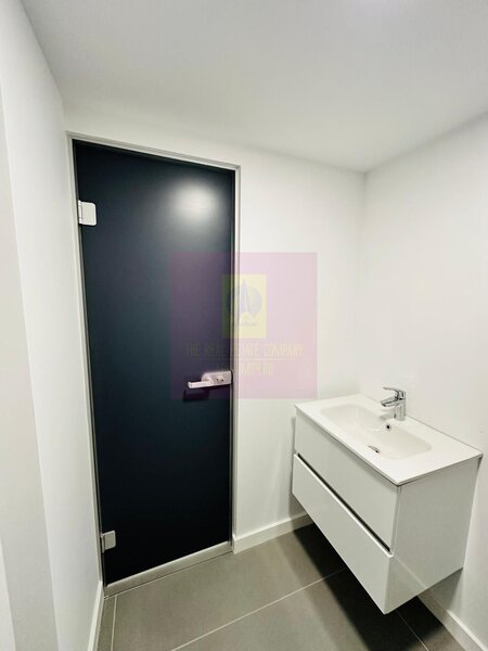Vanzare spatiu comercial in zona Decebal